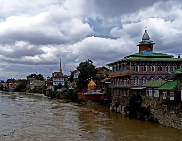 Travel Advisory: A Traveler’s Guide to Jammu & Kashmir in the Wake of Cloudbursts